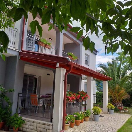 Apartment Nevia Fažana Exterior foto