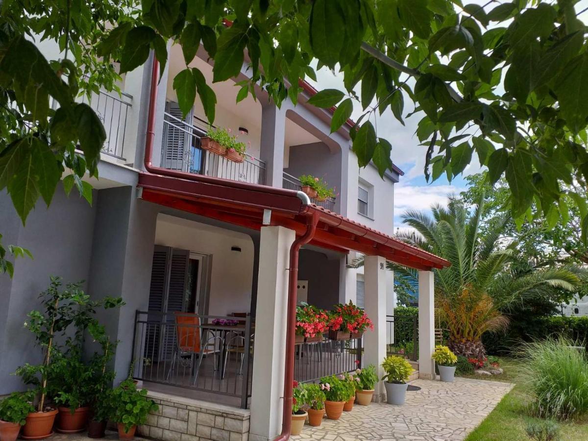 Apartment Nevia Fažana Exterior foto