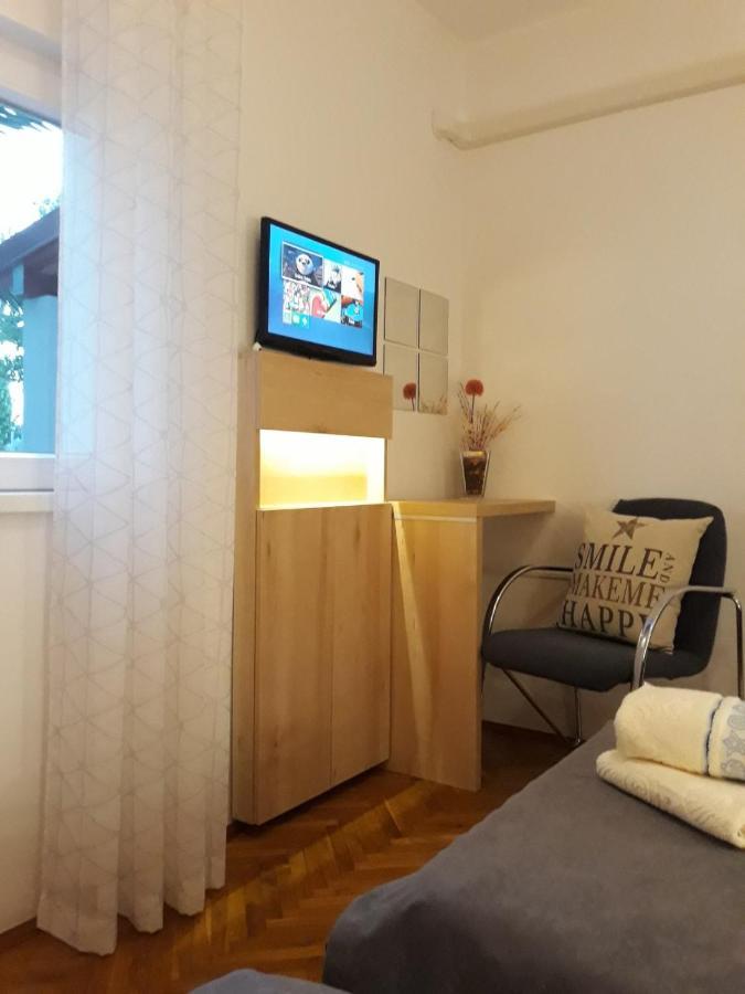Apartment Nevia Fažana Exterior foto